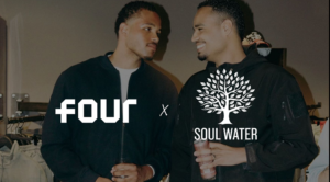 Twee mannen met een blikje soul water